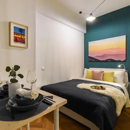 U Need Is - Homey Studio Apartment Bucharest
