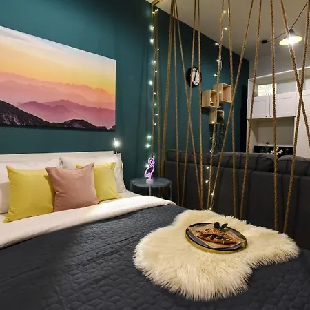 Apartment U Need Is - Homey Studio Bucharest