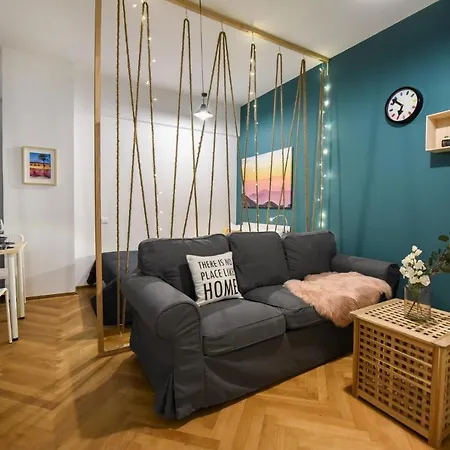 Apartment U Need Is - Homey Studio *